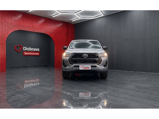 TOYOTA HILUX 2.8 D-4D TURBO DIESEL CD SR 4X4 AUTOMÁTICO